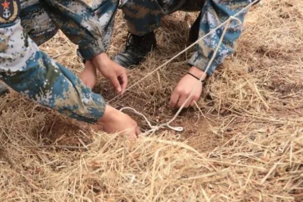 野鸡绊脚套自制原理，材料包括竹签、钢丝、线绳、铜套